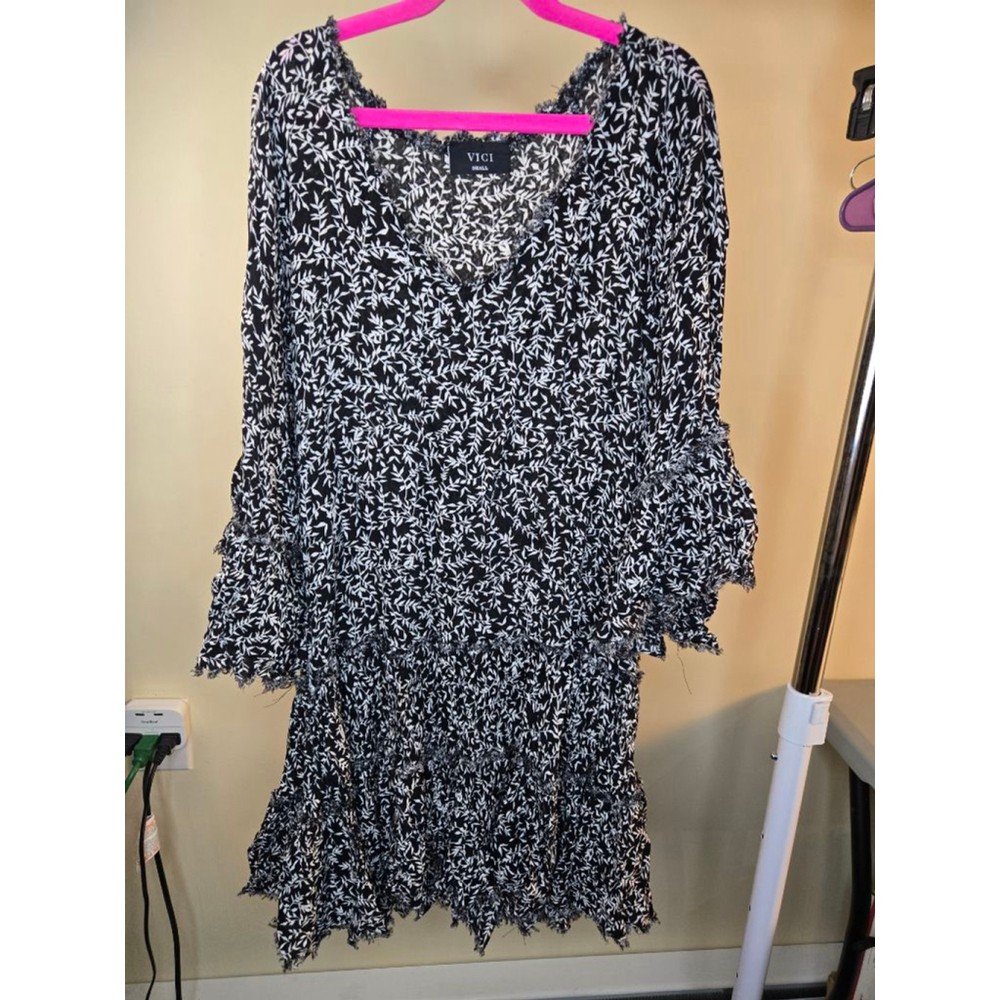 Women's VICI Black & White Leaf Print Mini Dress S